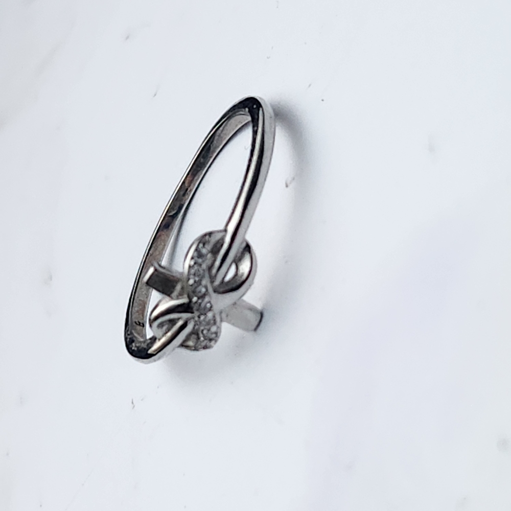 Elegant Silver Knot Ring
